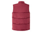 Une doudoune sans manches de couleur rouge foncé.