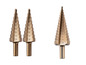 Trois forets coniques, deux jusqu'à 20 mm et un jusqu'à 30 mm.