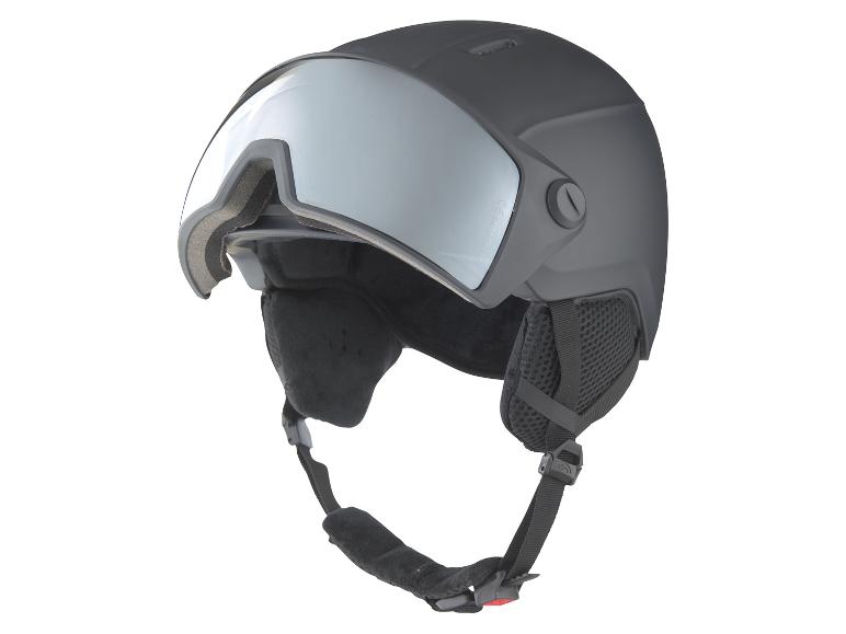 Un casque de ski noir avec visière.