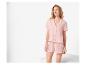 Pyjama rose en tissu gaufré : haut et short.