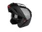 Un casque de moto noir avec une visière rabattable.