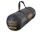 Une tente Grand Canyon Topeka 3 noire dans un sac de transport.