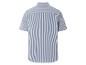 Chemise à manches courtes à rayures bleu clair et blanc.