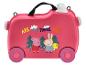 Valise rose pour enfants avec personnages de dessins animés et texte 'ARE WE THERE YET?'.