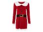 Une robe pull de Noël rouge avec un col blanc et des boutons noirs.