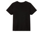 Un t-shirt noir à manches courtes.