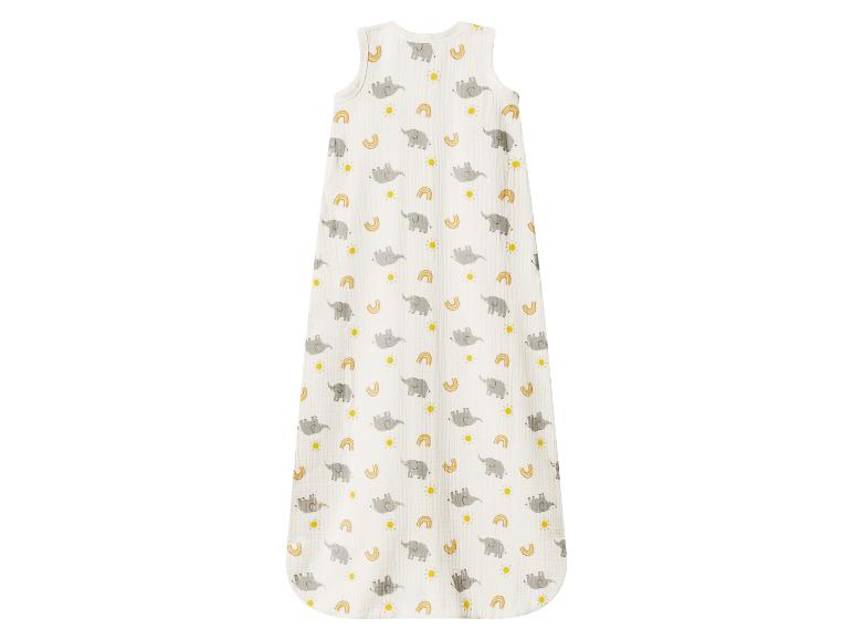 Gigoteuse bébé blanche avec motif d'éléphants gris, de soleils jaunes et d'arcs-en-ciel orange.