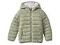 Veste matelassée verte pour enfant avec capuche.