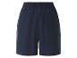 Shorts foncés à taille élastique.
