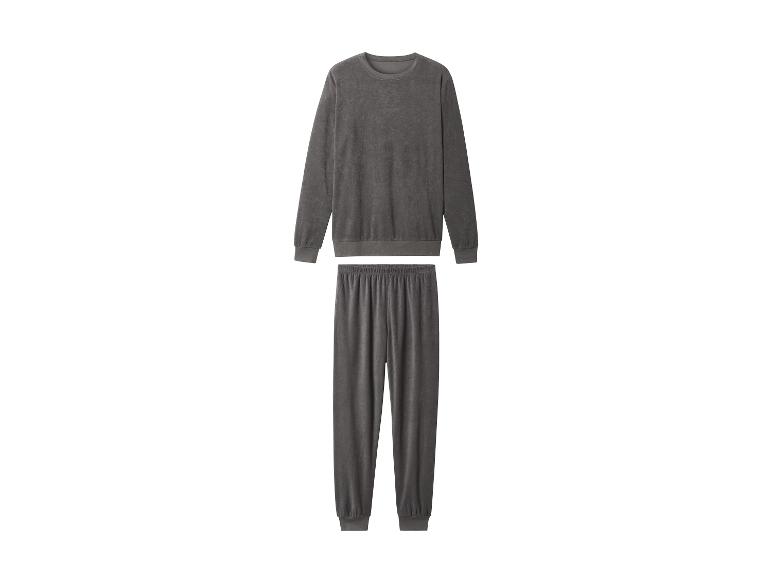 Pyjama gris deux pièces avec haut à manches longues et pantalon.
