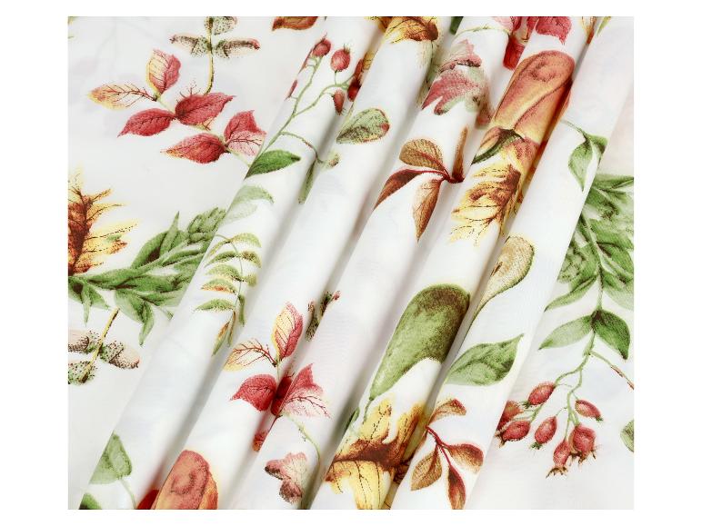 Tissu à imprimé floral rustique.