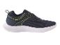 Chaussures de sport bleues avec une semelle blanche.