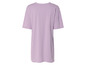 Une robe t-shirt lilas.