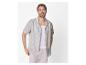 Chemise à rayures et pantalon lin homme : style décontracté.