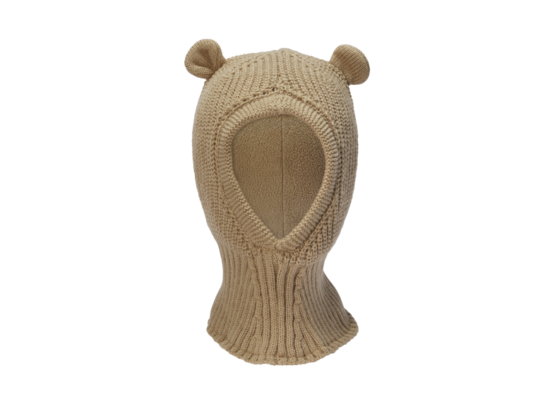 Cagoule tricotée avec des oreilles d'ours de couleur marron clair, vue de face.