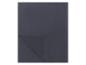 Drap plat et taie d'oreiller gris foncé.