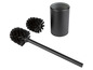 Une brosse de toilette noire avec un long manche et un support assorti.