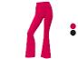 Un pantalon flare rose.