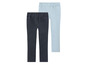 Deux paires de jeans pour filles : bleu foncé et bleu clair.