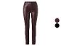 Pantalon skinny en simili cuir, disponible en bordeaux et noir.