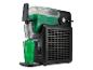 Machine à granita noire avec un récipient transparent rempli de granita verte et un verre.