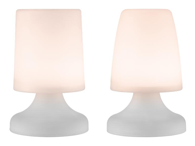 Deux lampes de table blanches à lumière chaude, avec une base et un abat-jour similaires.