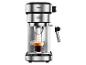 Une machine à espresso Cumbia Cecotec Caffelizzia faisant un espresso dans une tasse.