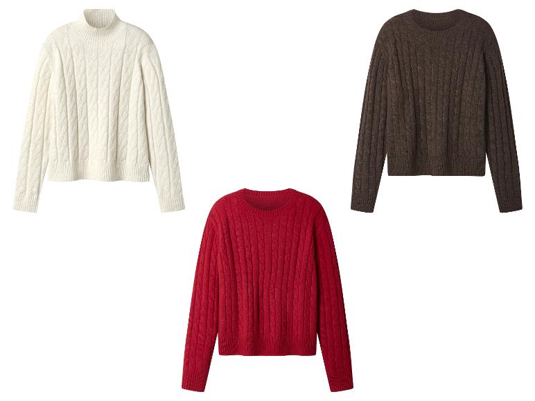 Trois pulls torsadés en blanc, rouge et marron.