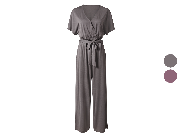 Combinaison grise avec ceinture, disponible en deux couleurs.