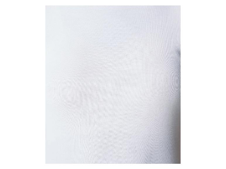 Tissu côtelé blanc.