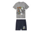 Un t-shirt gris et un short bleu avec un imprimé Bugs Bunny.