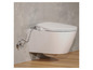 Une toilette murale blanche avec une fonction bidet intégrée.