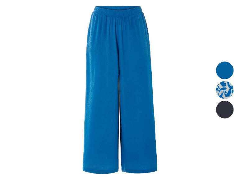Pantalons amples bleu vif, disponibles aussi en motifs et bleu marine.