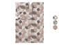 Parure de lit et taie d'oreiller à motif géométrique dans les tons rose, gris et blanc.