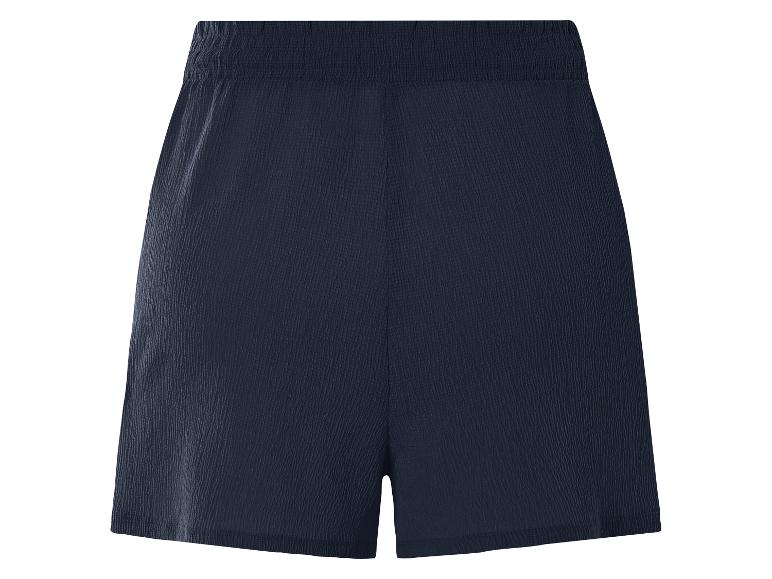 Shorts en tissu bleu marine.