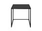Table carrée en métal noir au design simple.