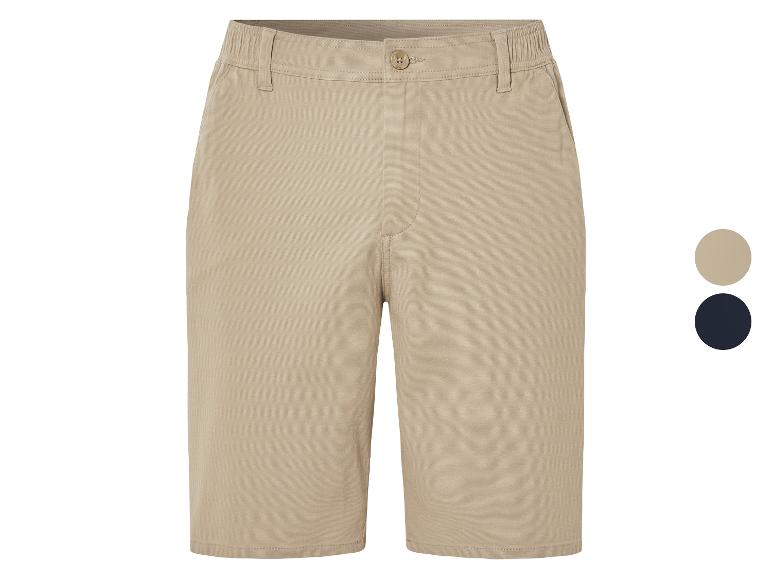 Shorts beige et marine ; plusieurs coloris disponibles.