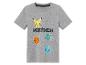 Un T-shirt gris Pokémon avec Pikachu, Bulbizarre, Salamèche et Carapuce.