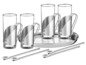 Quatre verres avec un revêtement métallique, un plateau et deux pailles en acier inoxydable.