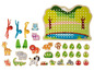 Jouets en bois avec des animaux, des arbres et des feuilles pour apprendre à nouer.