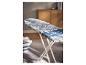Housse de table à repasser premium W5 en coton avec motif bleu et blanc.