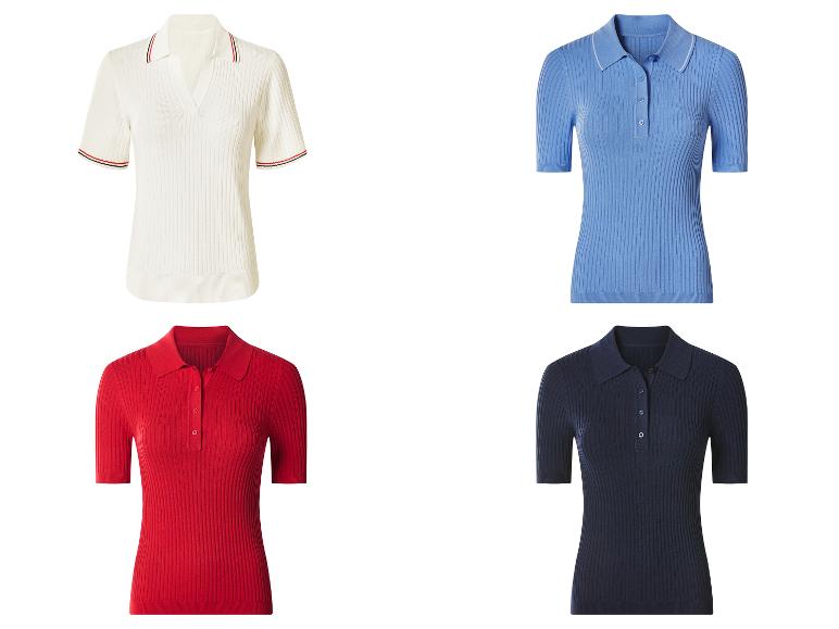 Quatre polos en maille côtelée en blanc, bleu, rouge et bleu marine.