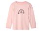 T-shirt rose bébé avec arc-en-ciel et cœur.