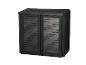 Armoire de rangement noire à deux portes pour l'extérieur.