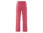 Un pantalon rose avec une taille élastique.