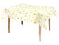 Nappe à motif de citrons sur une table en bois