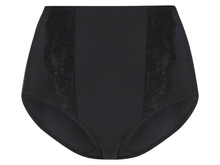 Culottes noires en dentelle.