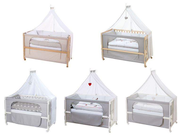 Différents lits bébé avec moustiquaires