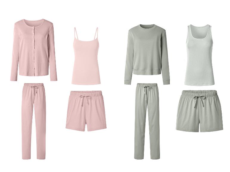 Ensembles de vêtements d'intérieur roses et verts comprenant des cardigans, des caracos, des sweat-shirts, des pantalons et des shorts.