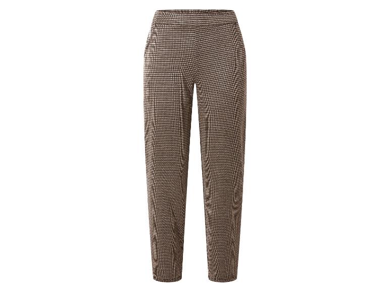 Pantalon à carreaux marron et beige sur fond blanc